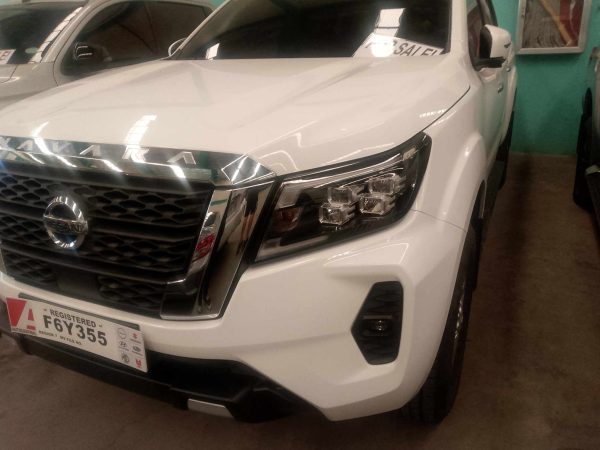 2024 NISSAN NP300 NAVARA 2.5L VE CALIBRE MT 4X2 - Image 2