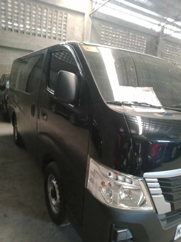 2024 NISSAN URVAN 2.5 L STANDARD 15- SEATER MT - Image 3