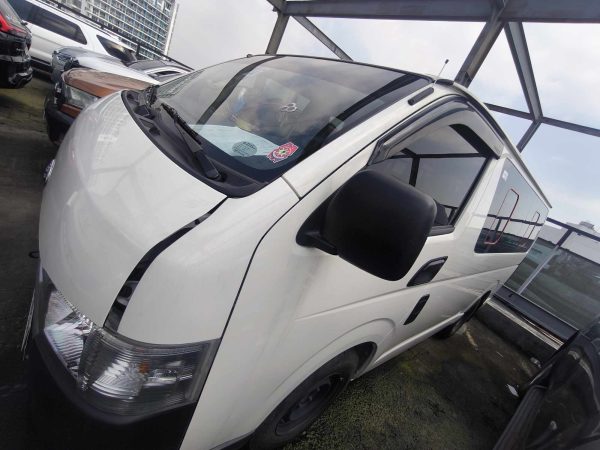 2024 TOYOTA HI-ACE COMMUTER 3.0 MT - ZC-023 - Image 3